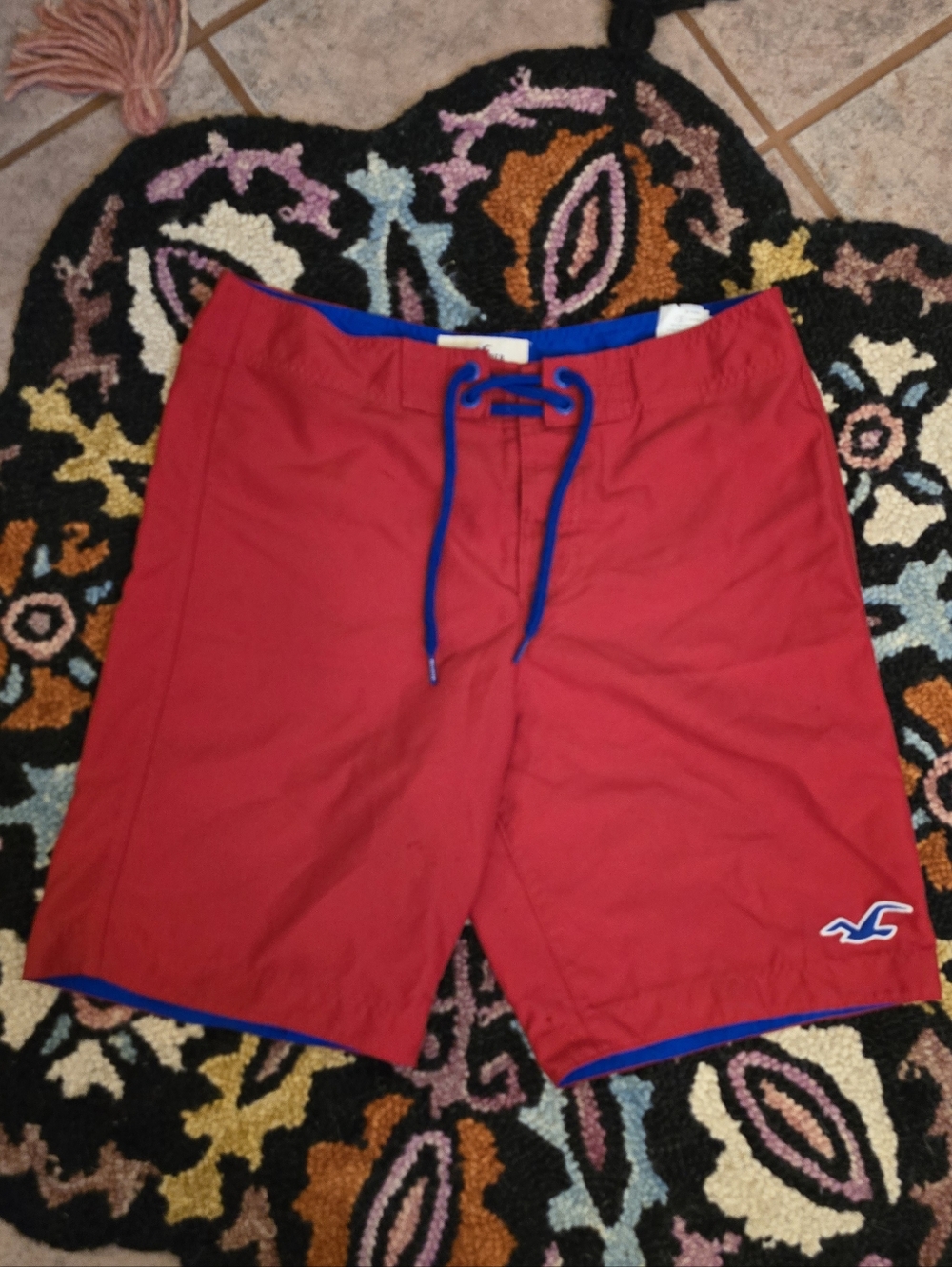 🔥🔥Y2K Hollister Red Board Shorts with Blue Accents🔥🔥 Size M